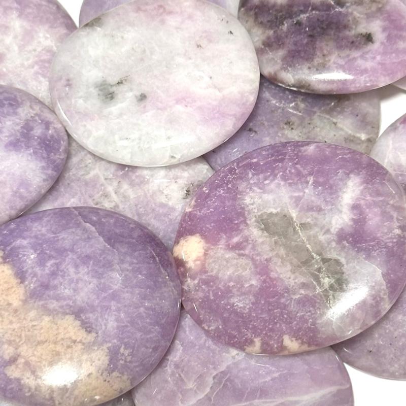 Galet lépidolite Madagascar A