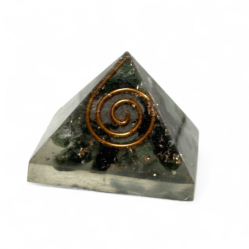 Pyramide orgonite émeraude 3cm