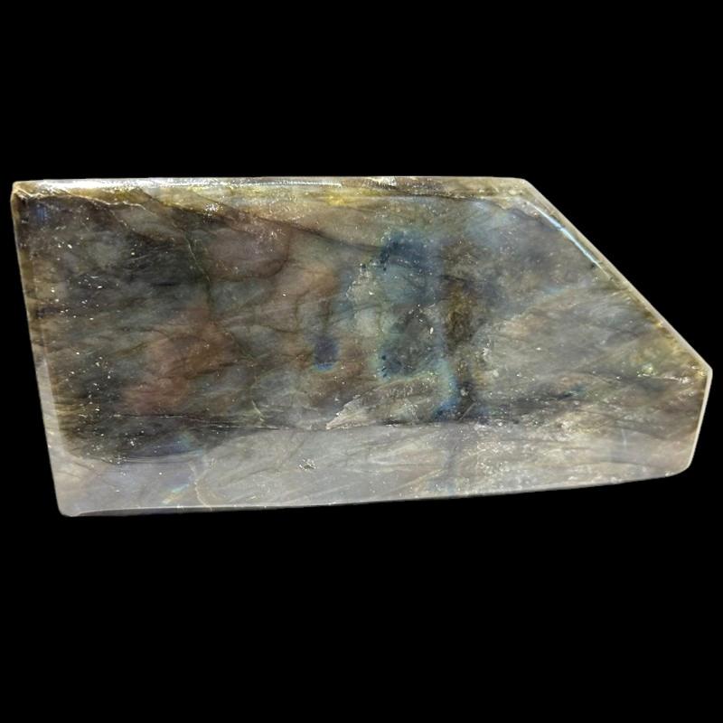 Labradorite taillée et polie sur toutes faces - 410g