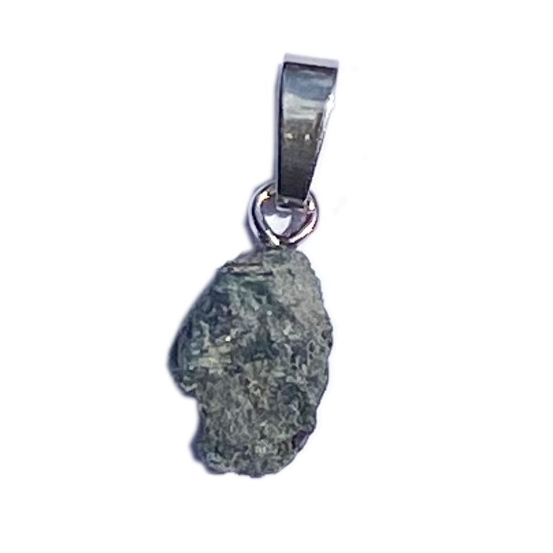 Pendentif alexandrite Russie A brute boucle argent 925