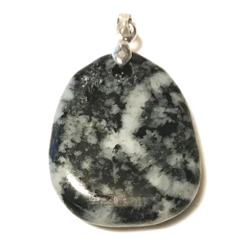 Pendentif diorite orbiculaire (pierre plate)