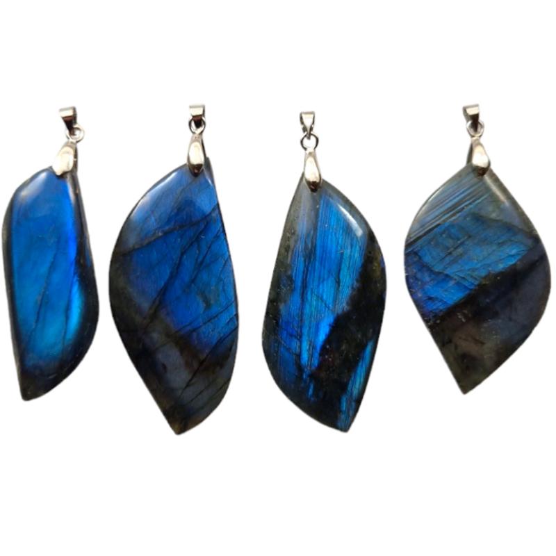 Pendentif labradorite bleue Madagascar AA forme libre 