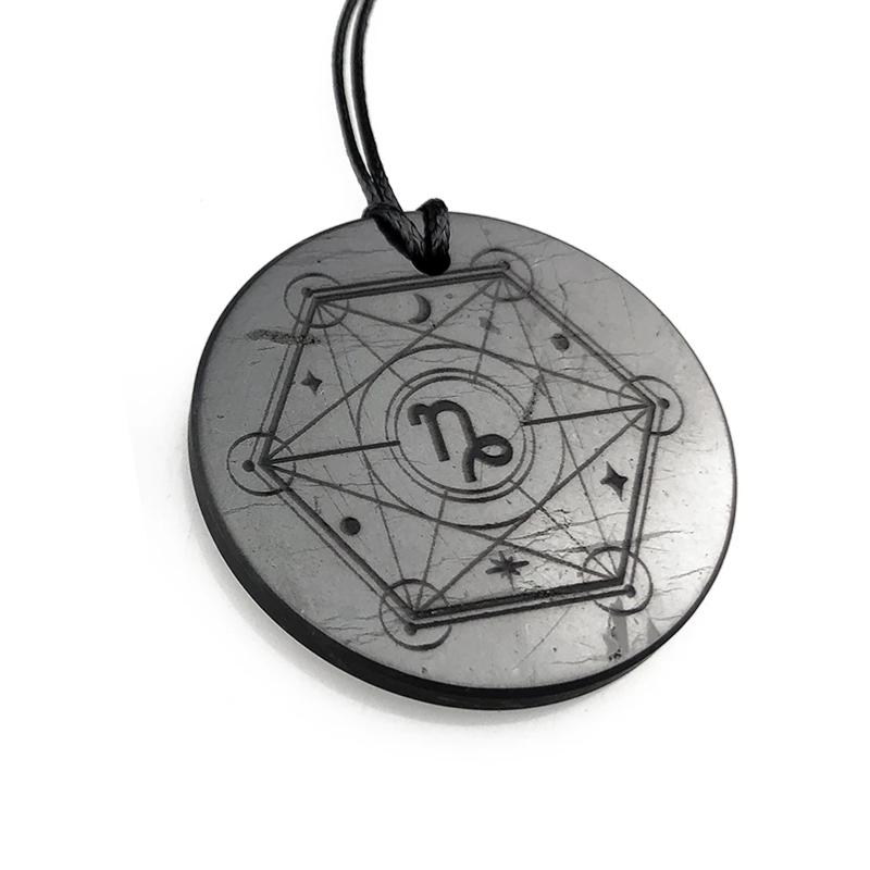 Pendentif shungite signe du zodiaque &quot;Capricorne&quot;